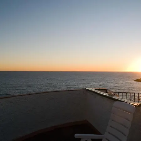 En Acantilado Con Wifi Y Aire Acondicionado