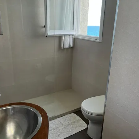 En Acantilado Con Wifi Y Aire Acondicionado Apartamento